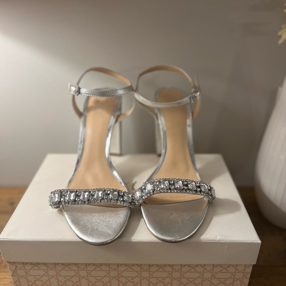Jewel Badgley Mischka || “Hendricks” Block Heel Sandal Size 10 - Picture 2 of 11